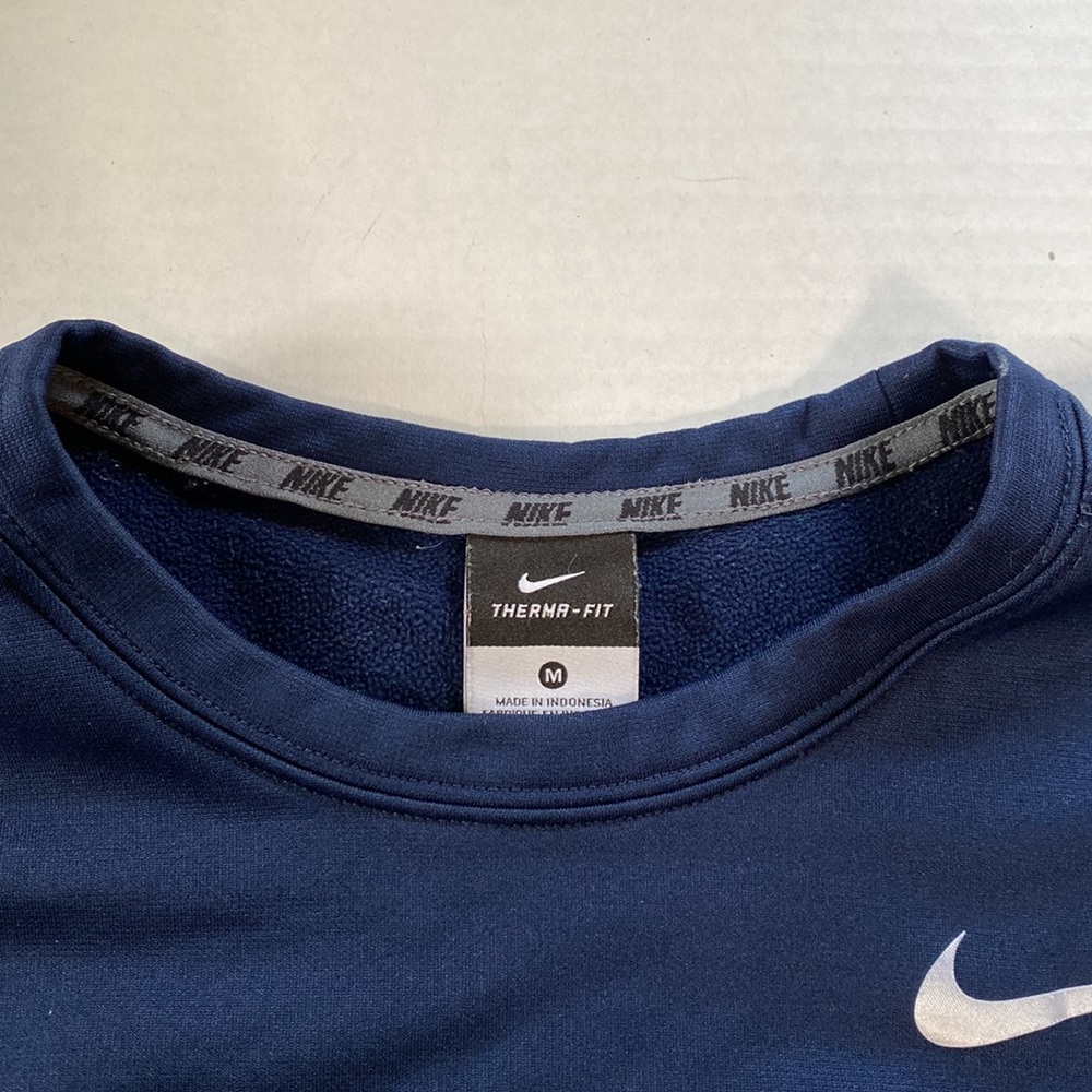Nike therma-fit Villanova football crewneck (M) - Picture 2 of 5